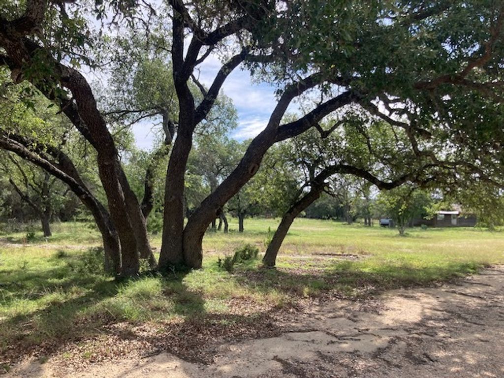 1050 Harmon Hills Road, Dripping Springs