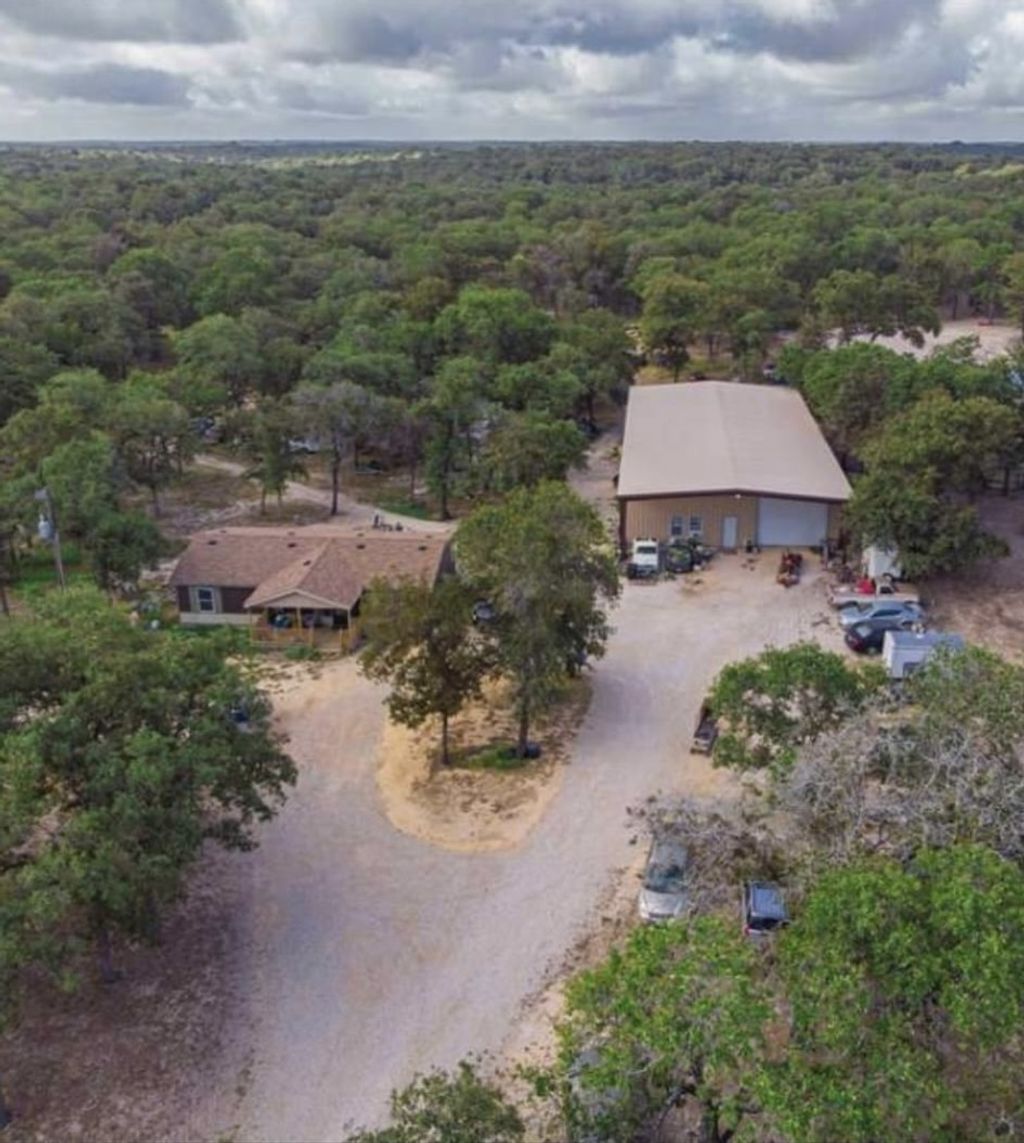 153 Deep Woods Drive, Seguin
