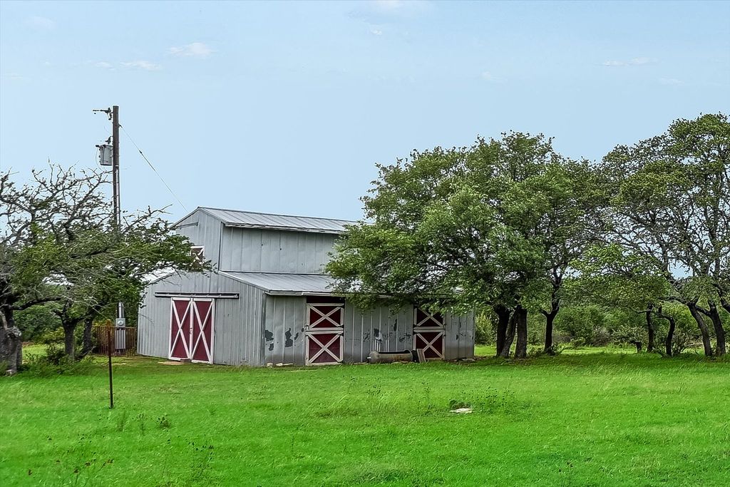 320 Valley Oak Drive, Dripping Springs