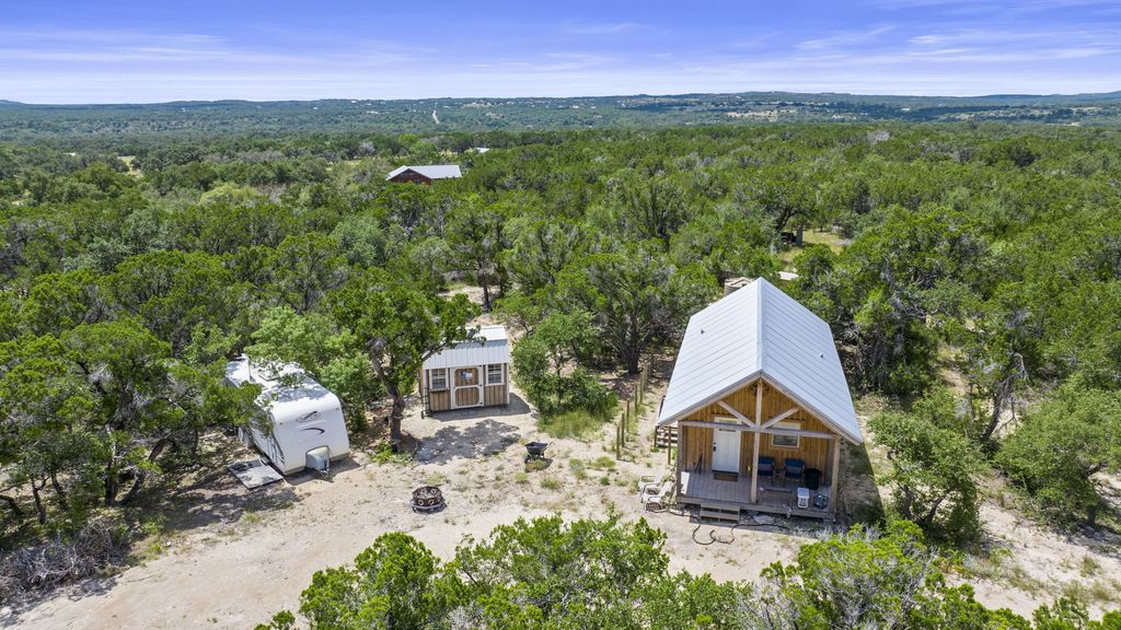 417 Prochnow Road, Dripping Springs