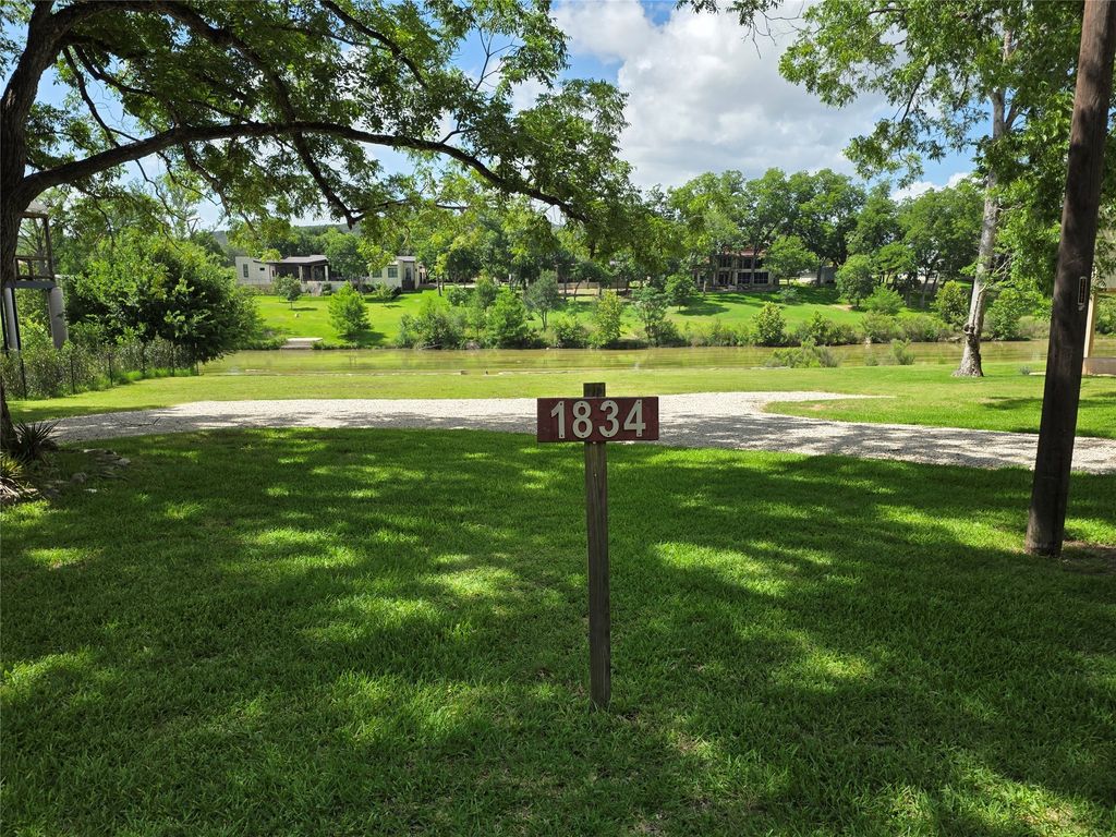 1834 Flite Acres Road, Wimberley