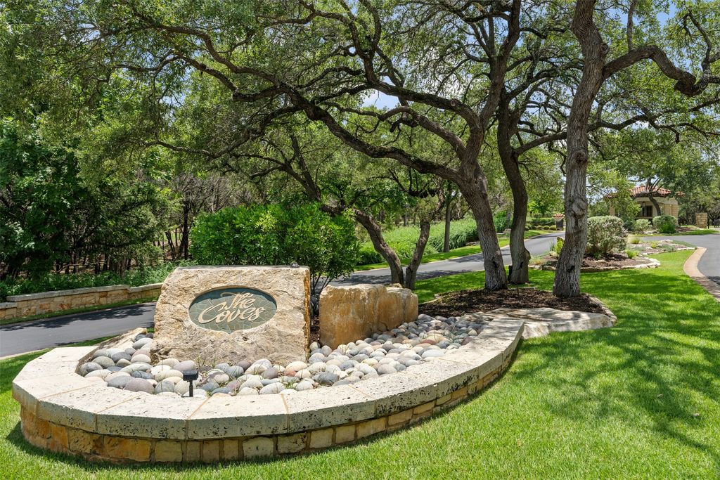906 Moonlight Bay Drive, Spicewood