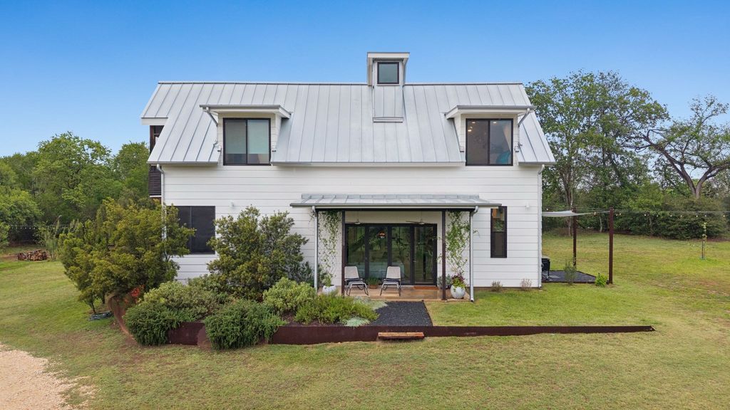 534 Old Mcdade Road, Elgin