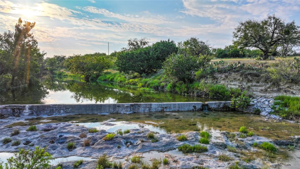 2562 County Road 2315, Lampasas