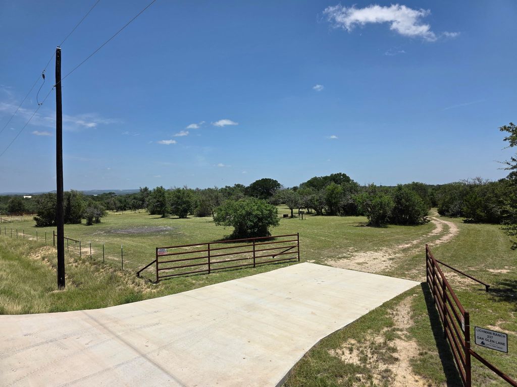 237 Oak Glen Lane, Briggs