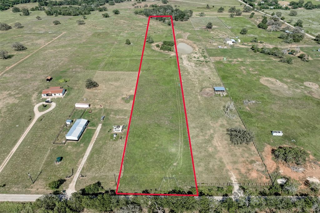 5309 Tenney Creek Road, Luling