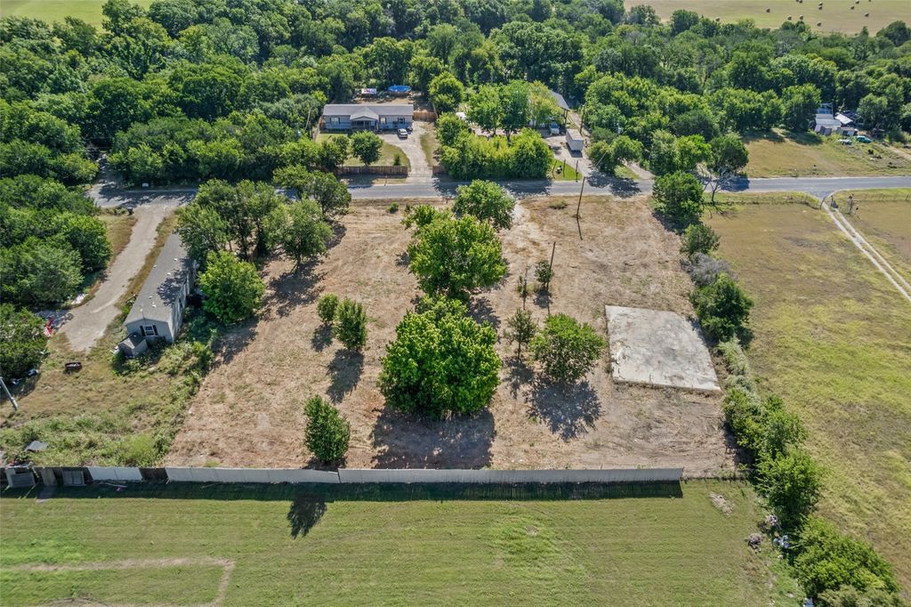 150 River Road, Liberty Hill