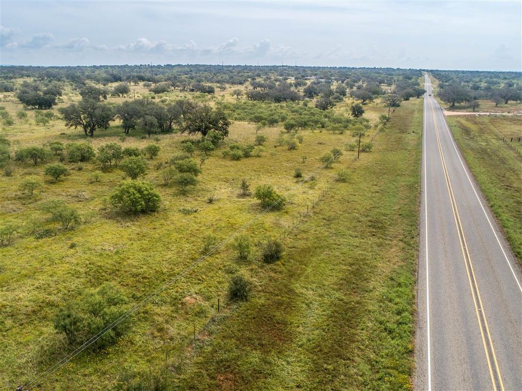 15811 W State Highway 29, Llano
