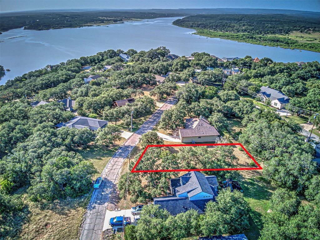 311 Bedford Drive, Spicewood