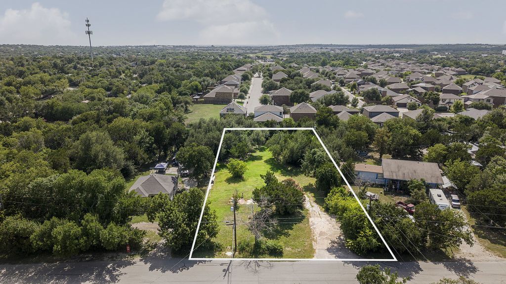 1305 High Chaparral Drive, Leander