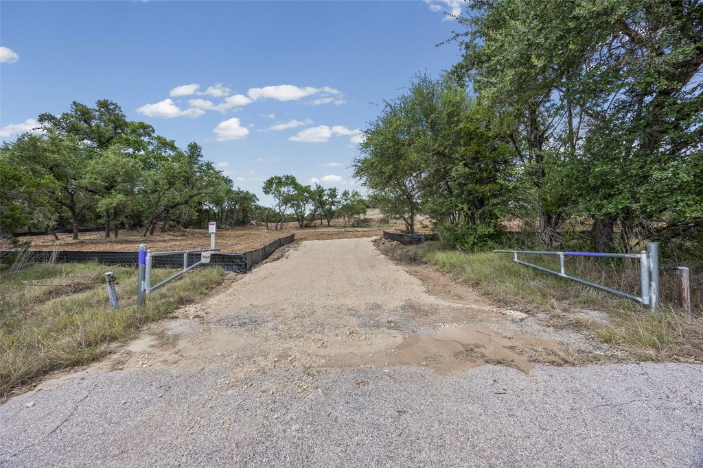 21924 Nameless Road, Leander
