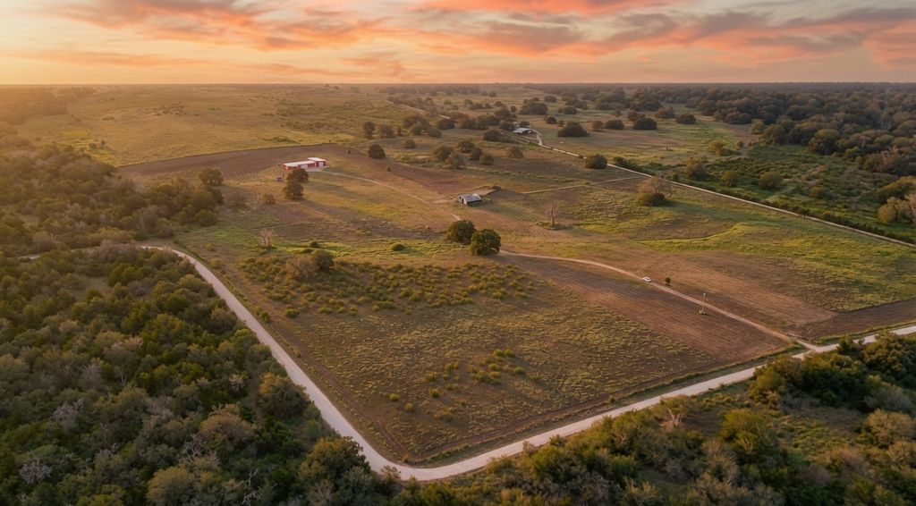 5043 Old Waelder Road, Flatonia
