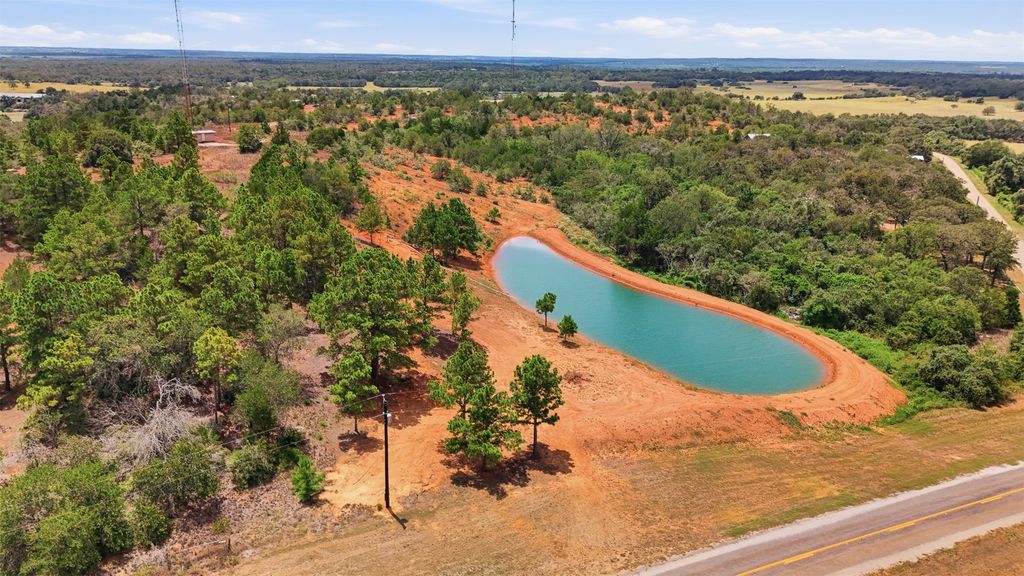 22187 Interstate 10, Luling