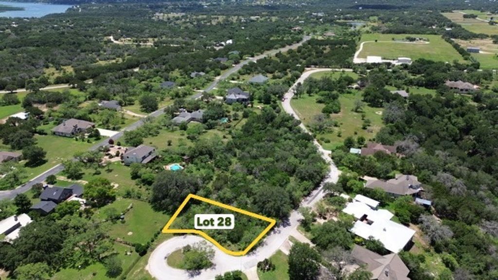 28 Hummingbird Way, Spicewood