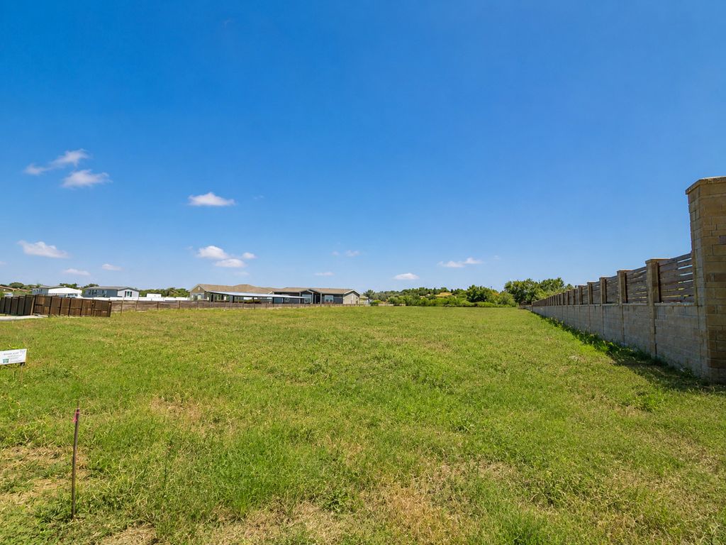 156 Rancho Linda Drive, Lockhart