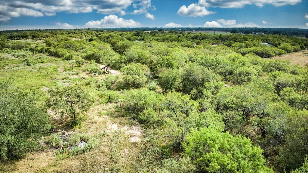 2900 Salt Flat Road, Luling