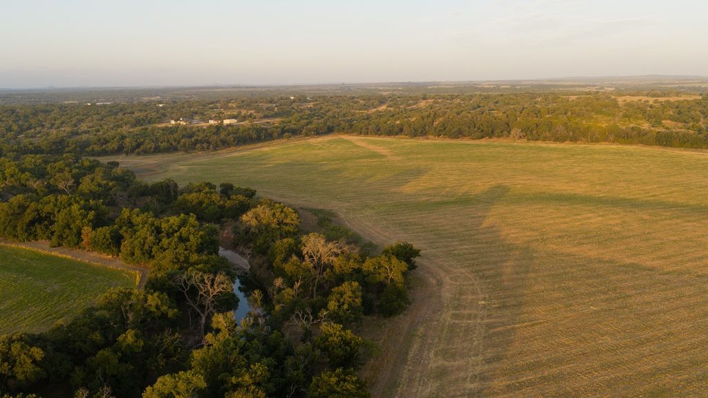 15104 N Hwy 281, Lampasas