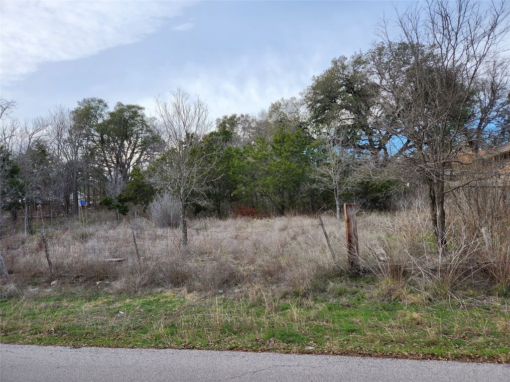 11304 Lakeside Drive, Jonestown