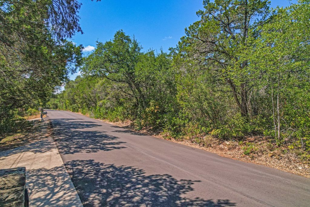 15746 Booth Circle, Volente