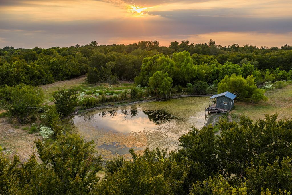 777 County Road 206, Cameron