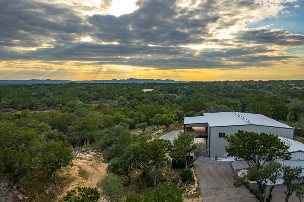 247 Betty Drive, Bandera