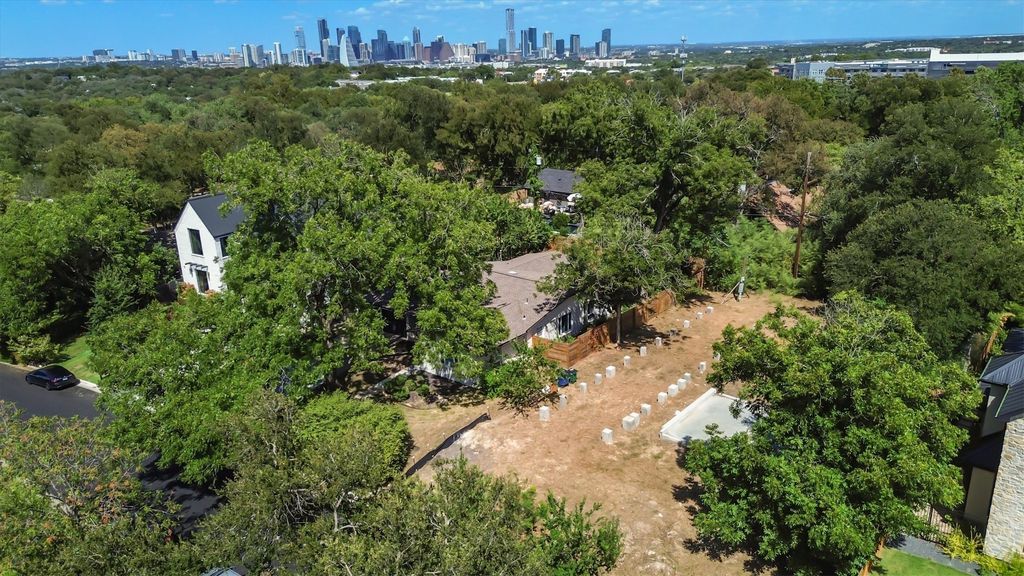 2320 Westoak Drive, Austin