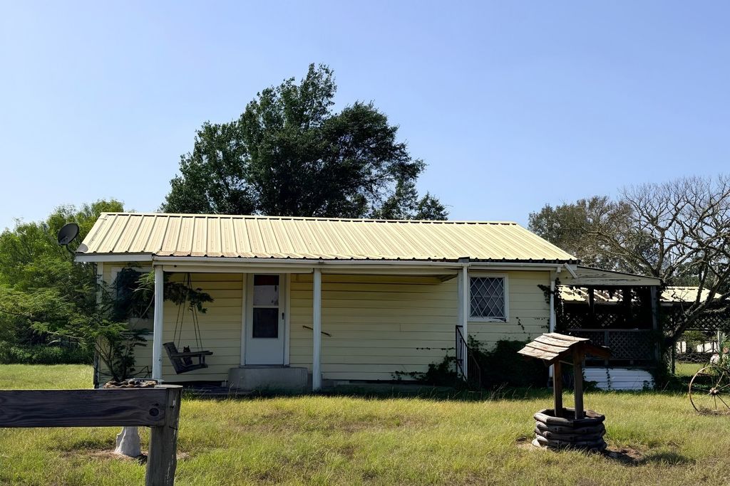 143 Krchnak Road, La Grange