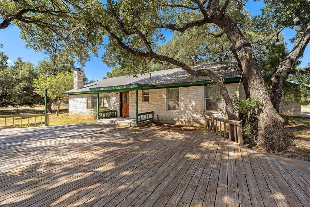 305 Hidden Oaks Lane, Liberty Hill