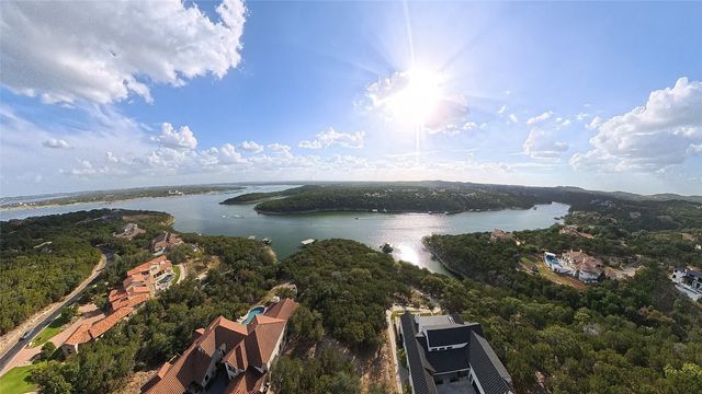 MLS #5697894 for Sale at 18001 Breakwater Dr, on Lake Travis in the city of Jonestown, 78645