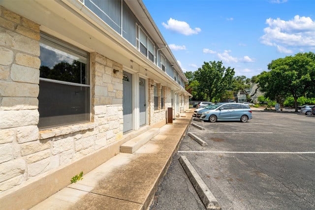 2005 Glen Allen Street 110, Austin