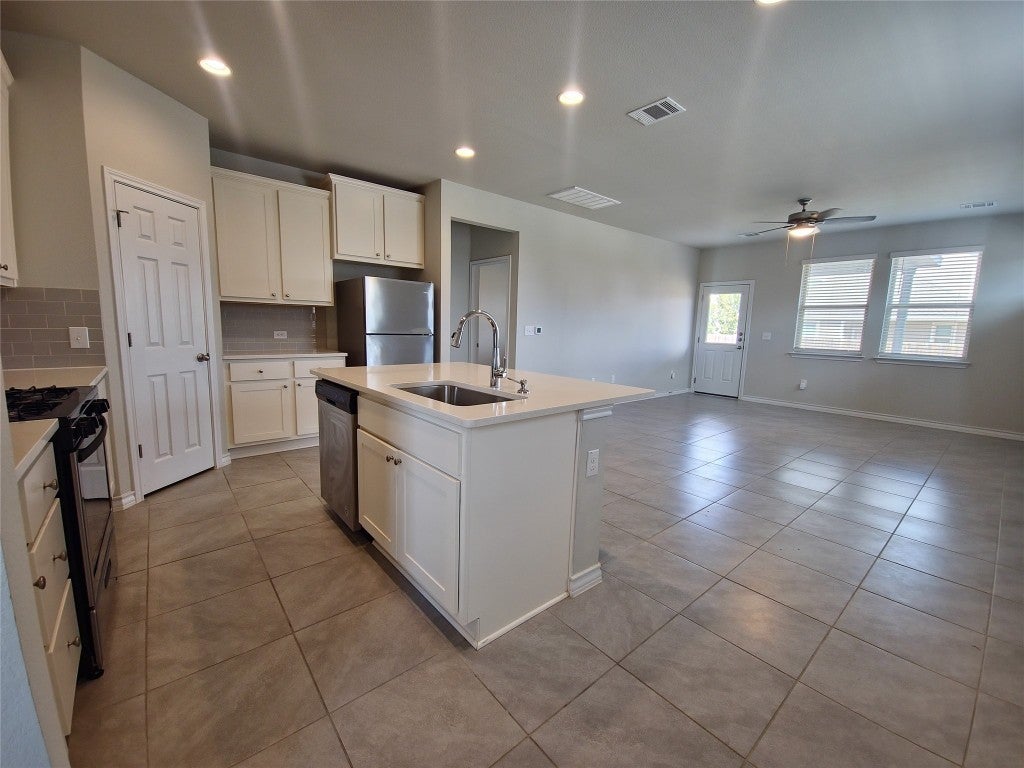 7624 Saginaw Drive, Austin TX Real Estate Listing MLS® 8612131