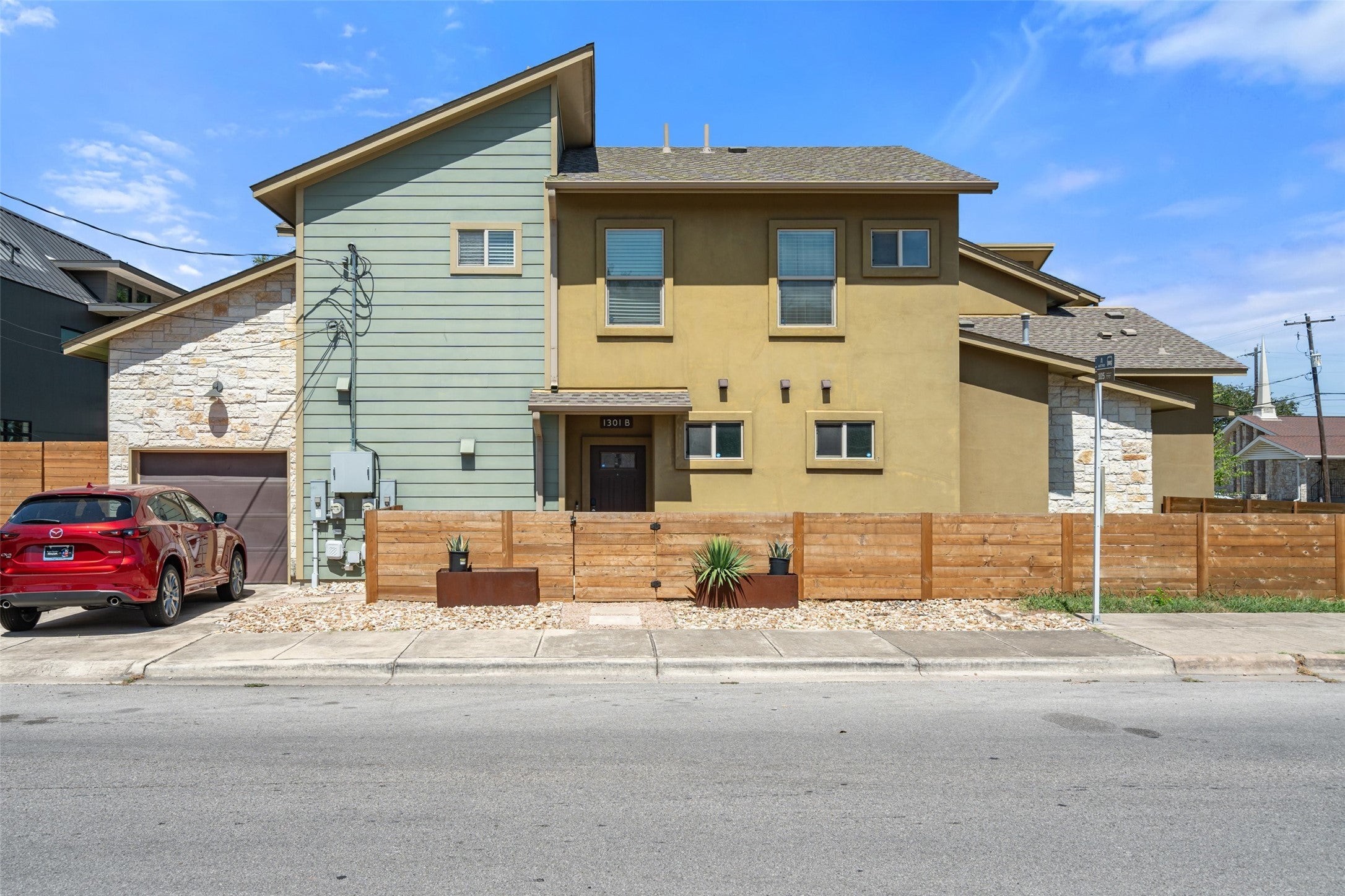 Photo of Listing #8293463