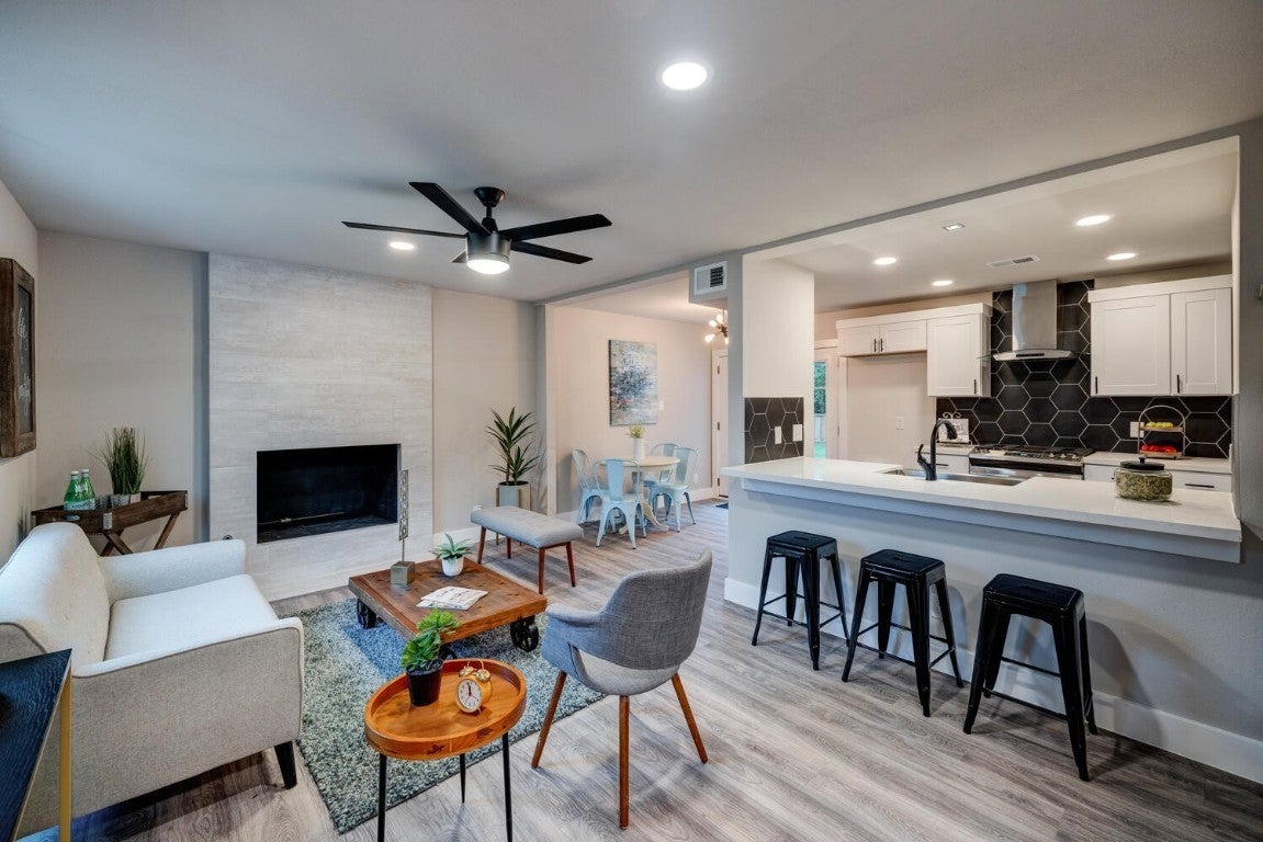 Photo of Listing #1958601