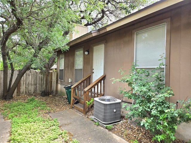 1404 Matthews Lane A, Austin
