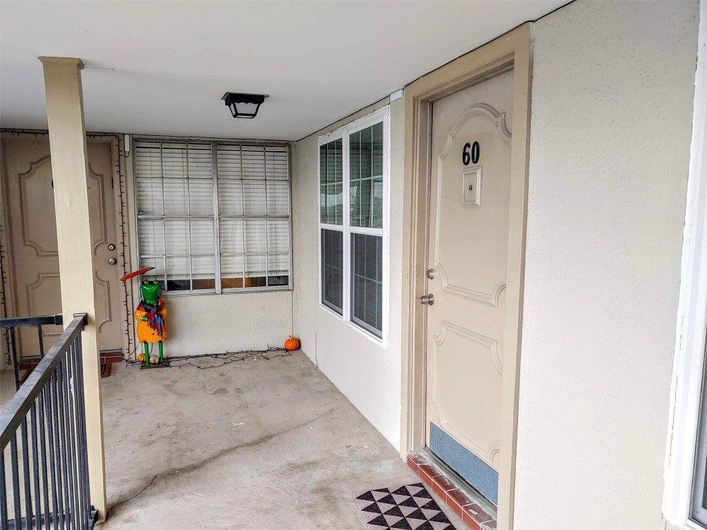 Photo of Listing #2384206