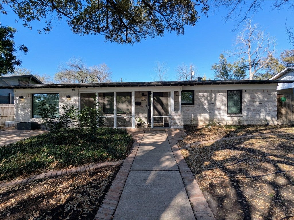 Photo of Listing #9456570