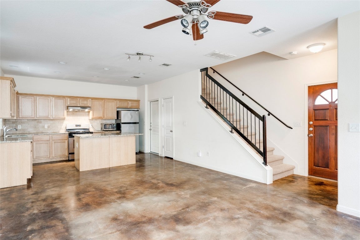 Photo of Listing #5576944