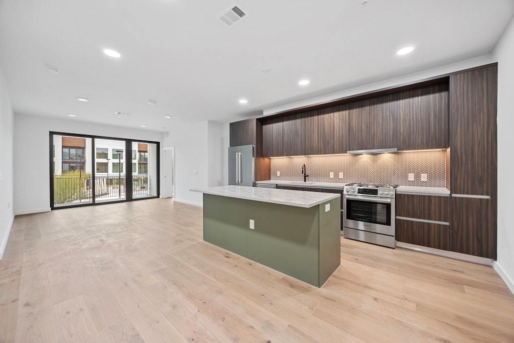 Photo of Listing #3978803
