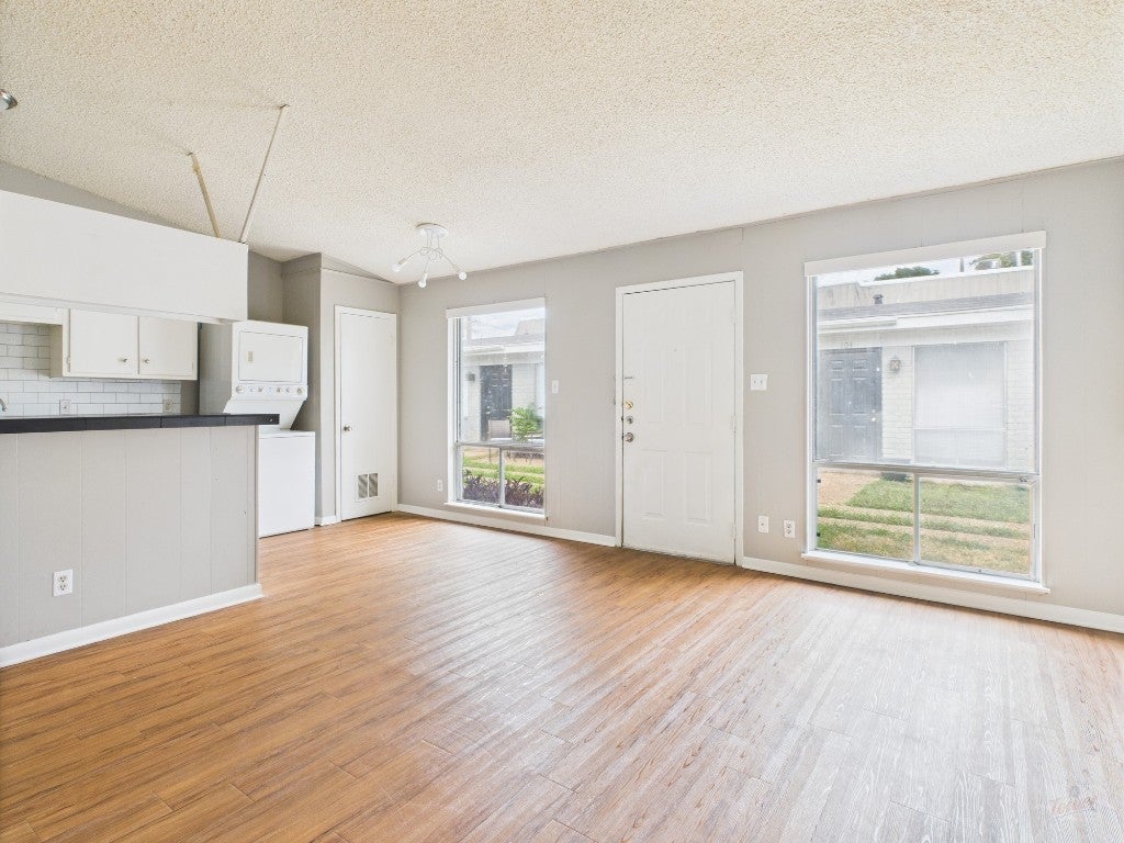 Photo of Listing #7704209