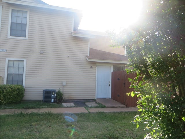 2217 Katy Lane B, Georgetown