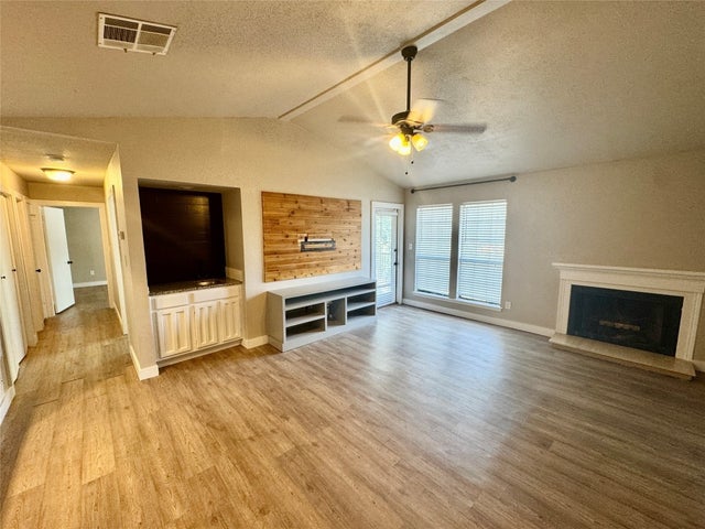 Photo of Listing #7341876