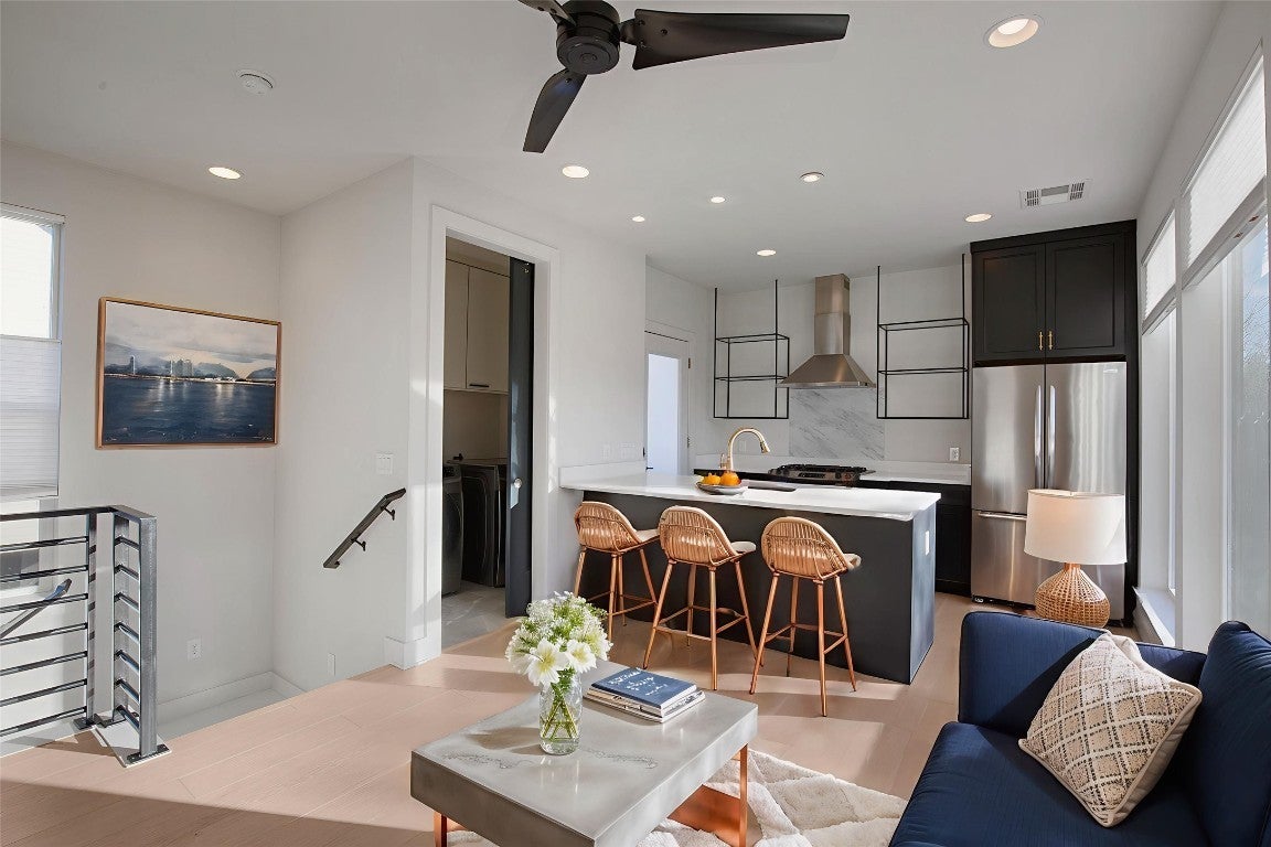 Photo of Listing #1159638