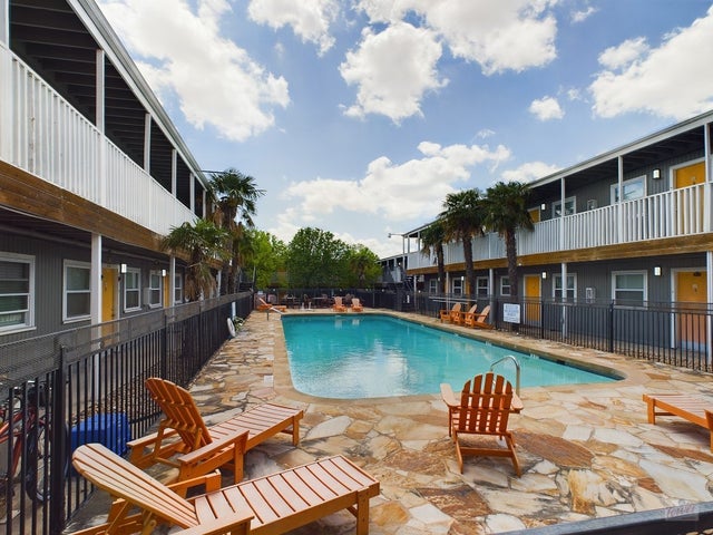 2401 Manor Road 137, Austin