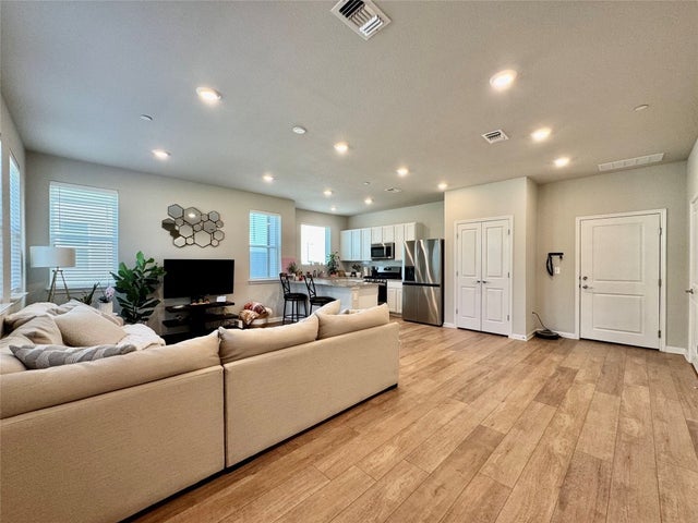 9015 Cattle Baron Path 1805, Austin