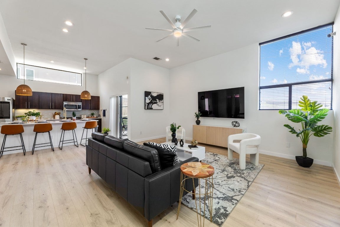 Photo of Listing #8090411