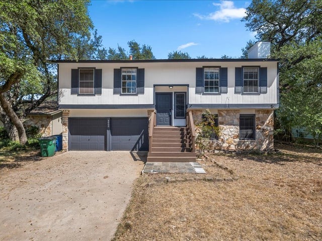 8000 Downing Street, Austin