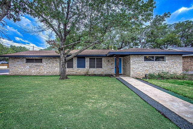 2001 Oakglen Drive, Austin