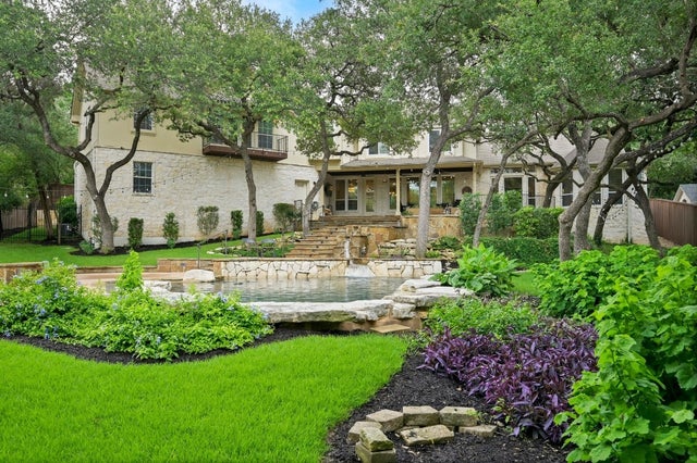 2704 Regents Park, Austin