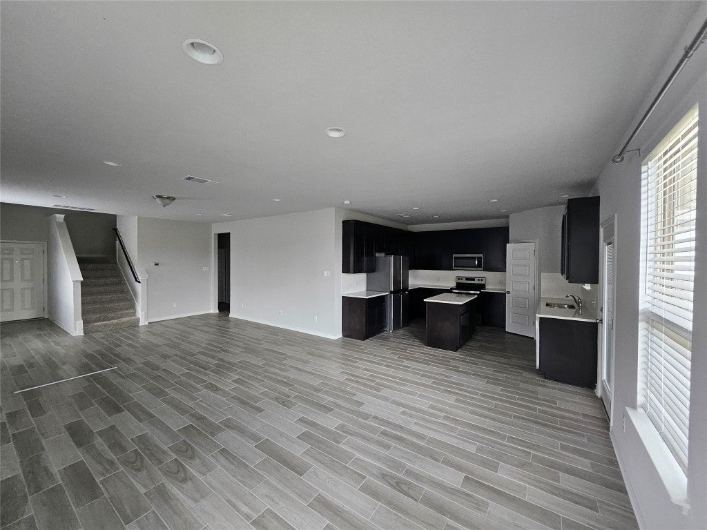 112 Batjac Alley, Jarrell