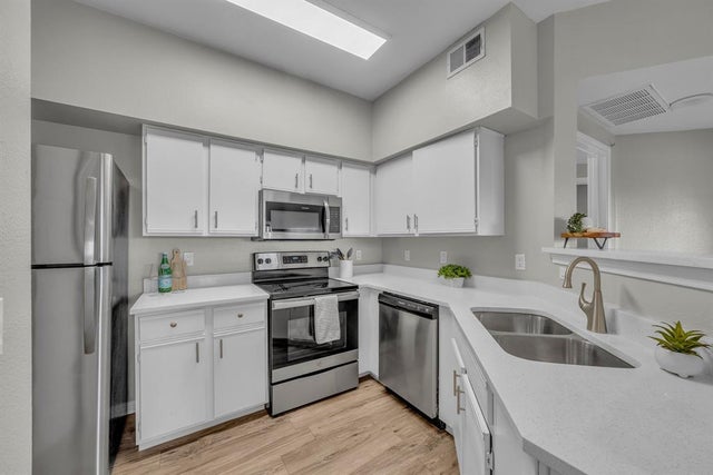 2320 Gracy Farms Lane 823, Austin